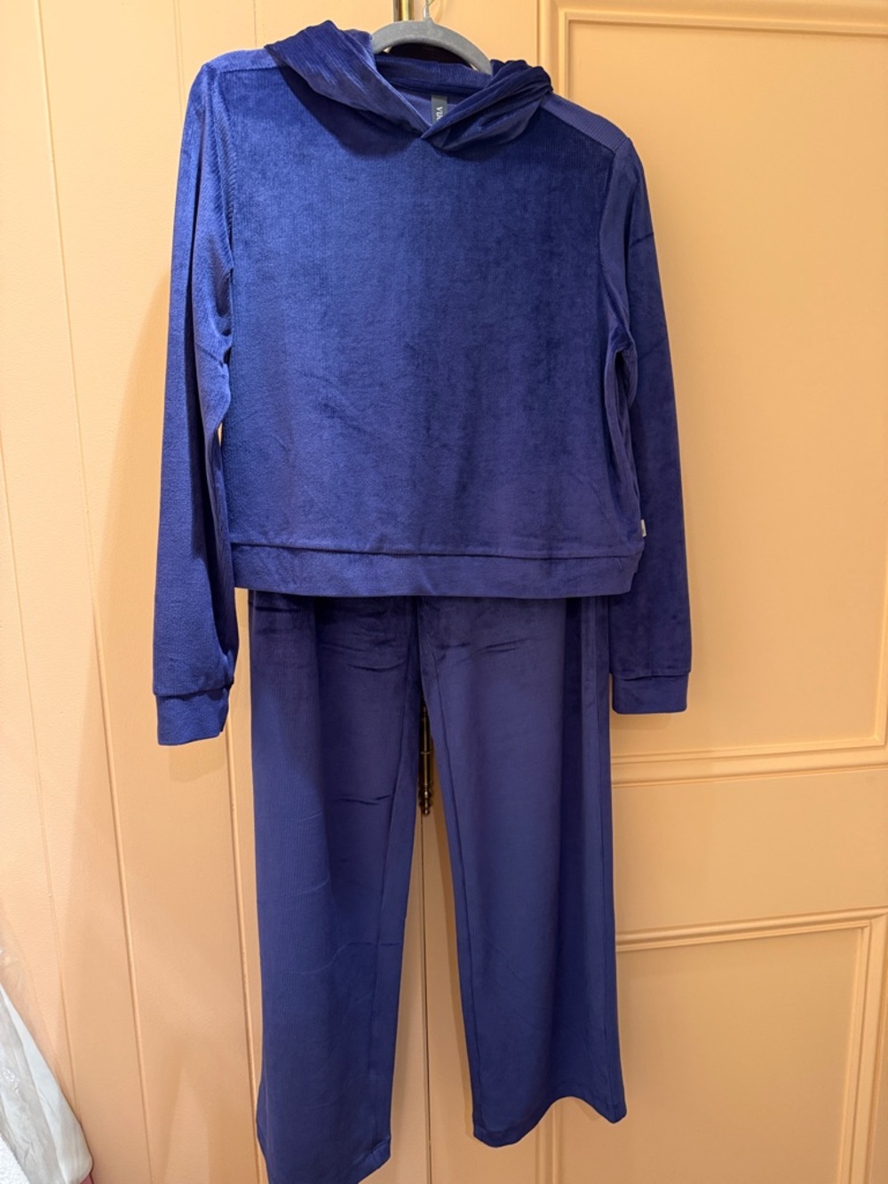 Women's Vuori purple velour 2-piece set